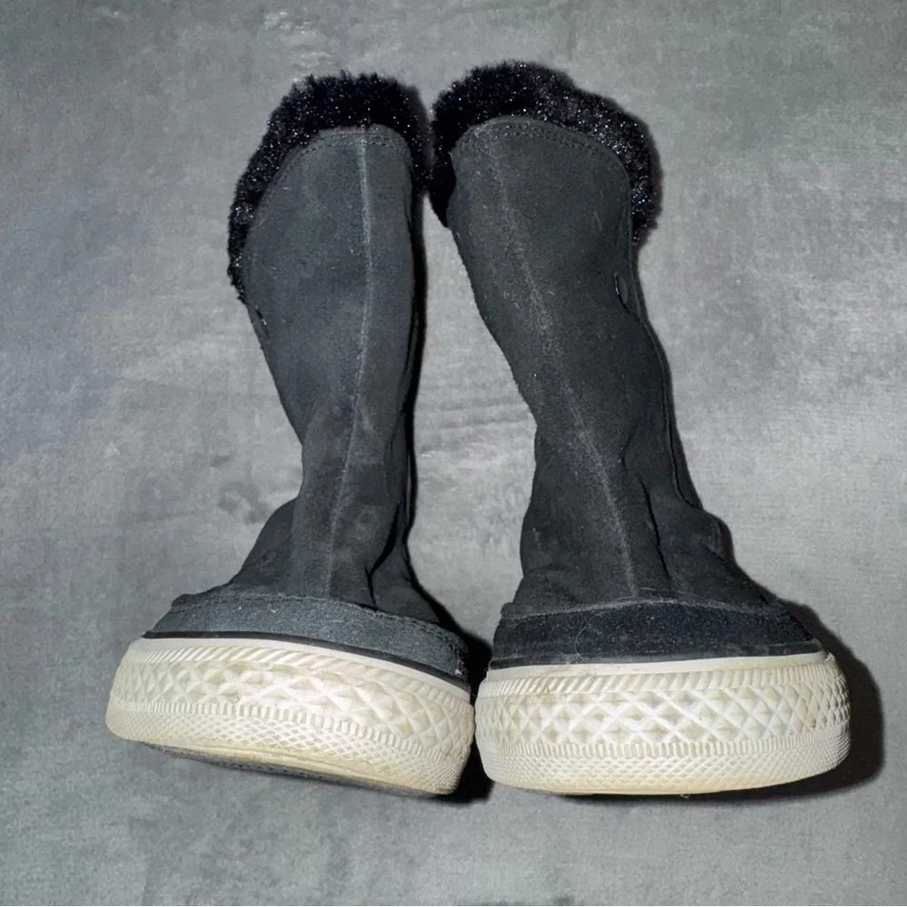 Converse Chuck Taylor All Star Beverly Suede Boots with Faux Fur Women’s Size 6